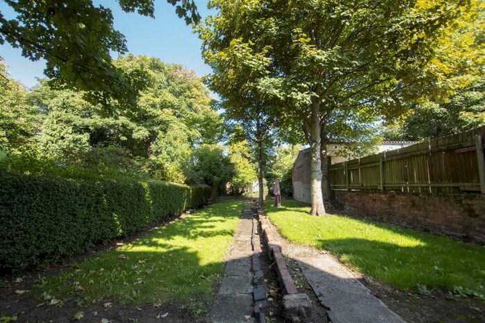 5 Bedroom House To Rent In Heeley Road, Birmingham, B29