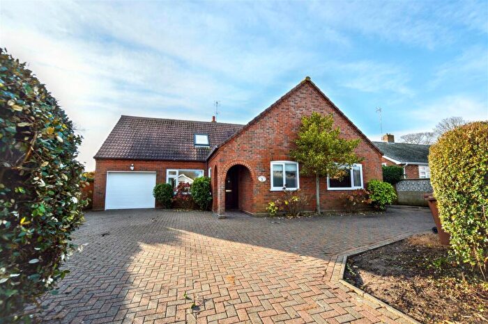 3 Bedroom Detached Bungalow For Sale In Meadow Drive, Mundesley, Norwich, NR11