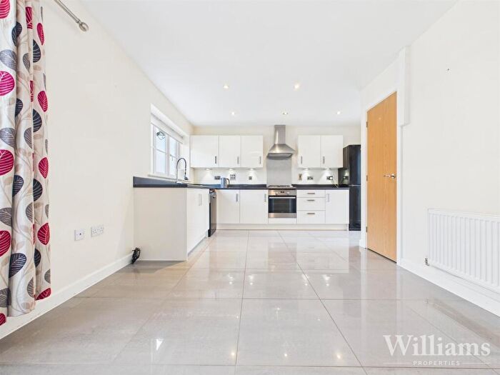4 Bedroom Semi-Detached House To Rent In Avalon Street, Aylesbury, HP18