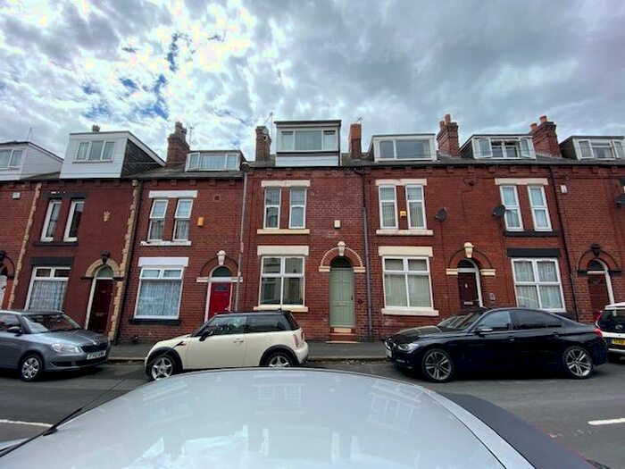 3 Bedroom Terraced House To Rent In Victoria Grove, Leeds, West Yorkshire, LS9