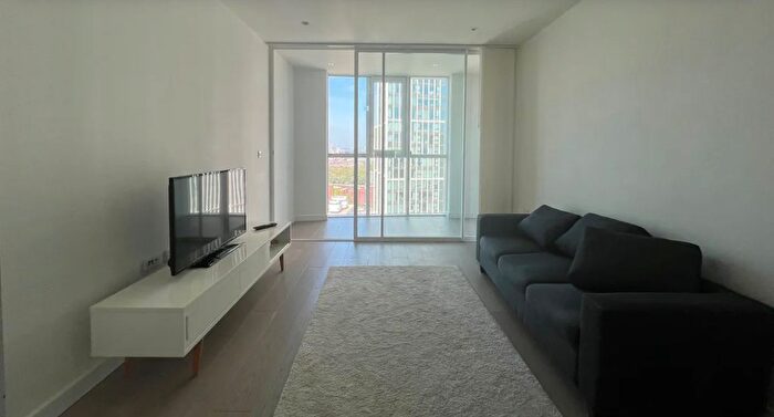 1 Bedroom Flat For Sale In Wandsworth Road, London, SW8