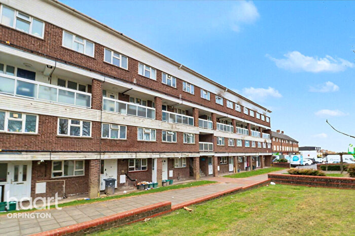 2 Bedroom Flat For Sale In Saltwood Close, Orpington, BR6