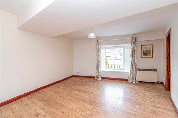 2 Bedroom Flat For Sale In / Johns Place, Edinburgh, EH6