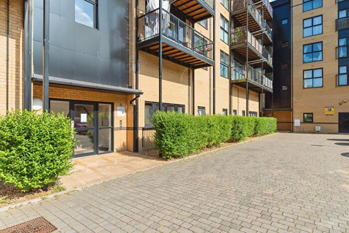 1 Bedroom Apartment For Sale In Giles Crescent, Stevenage, SG1