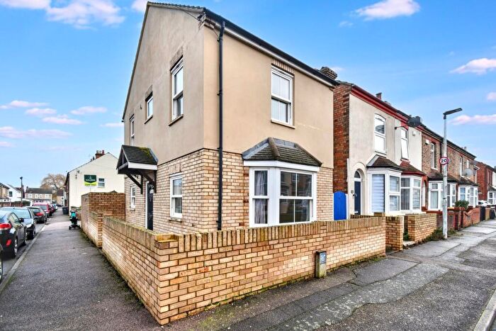 2 Bedroom Detached House For Sale In Cater Street, Kempston, Bedford, MK42
