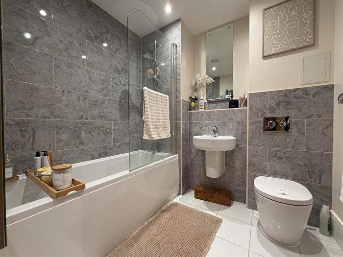 1 Bedroom Apartment To Rent In Upper Terrace Road, Bournemouth, BH2