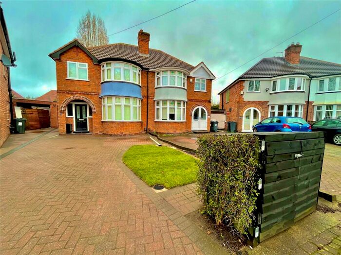 3 Bedroom Semi-Detached House To Rent In Nayland Croft, Birmingham, West Midlands, B28