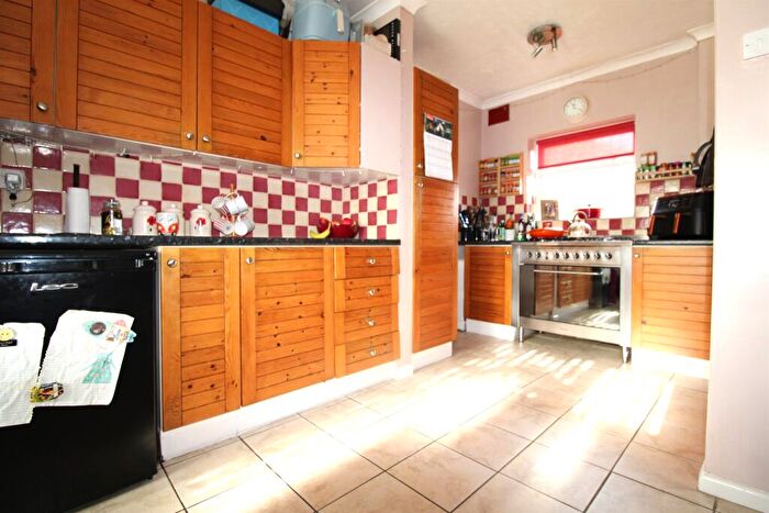 4 Bedroom Terraced House For Sale In Broomfield, Chippenham, SN15