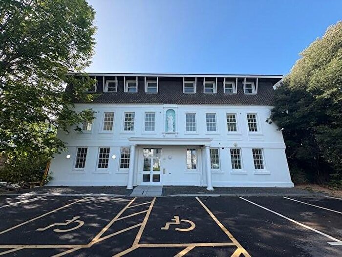 2 Bedroom Flat To Rent In Esperance Lodge, Eastbourne, BN21