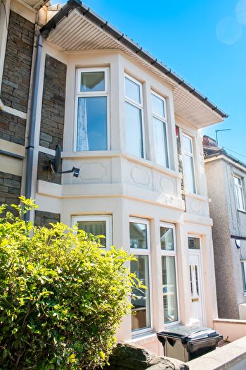 3 Bedroom House To Rent In Toronto Road - Bedroom- Bed Shared House, Horfield, South West, BS7