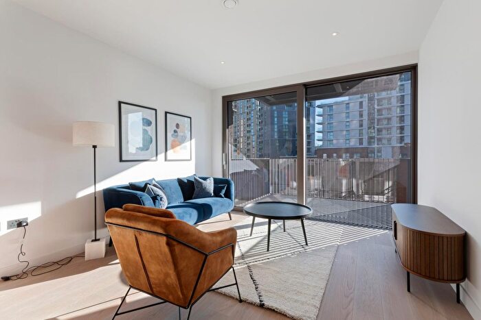 1 Bedroom Flat For Sale In The Modern, Viaduct Gardens, SW11