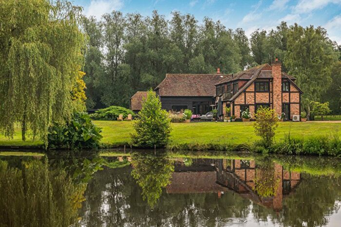 6 Bedroom Detached House To Rent In Scotts Grove Road, Woking, GU24