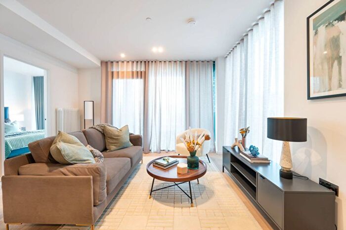 3 Bedroom Flat For Sale In The Brentford Project, Brentford, TW8