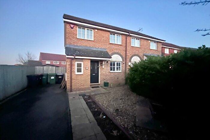 3 Bedroom Semi-Detached House To Rent In Easby Grove, Milton Keynes, MK10