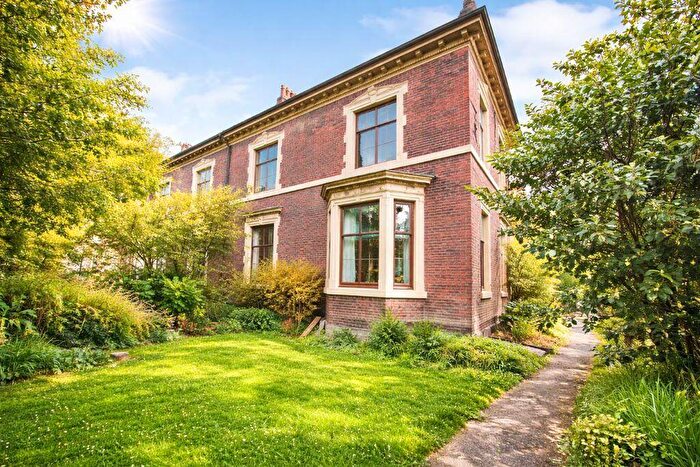 5 Bedroom Semi Detached House For Sale In Green Lawn, Birkenhead, CH42