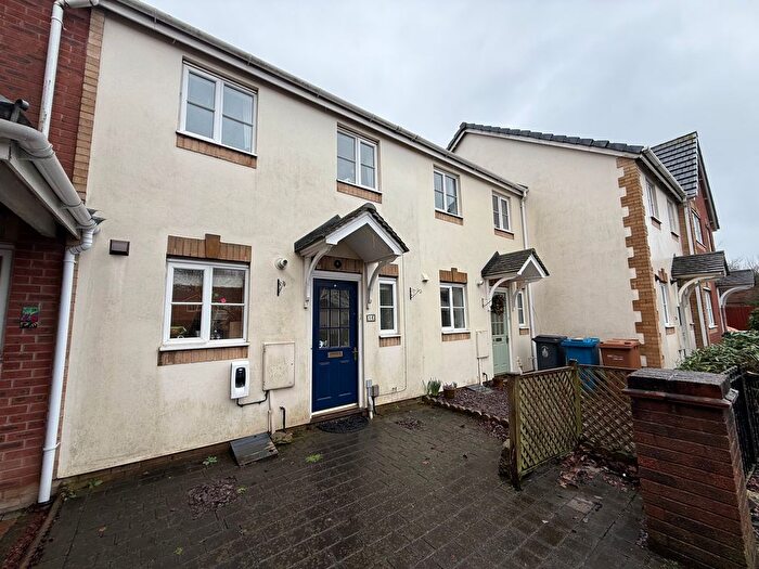 2 Bedroom Property To Rent In Foxglove Close, Lichfield, WS14