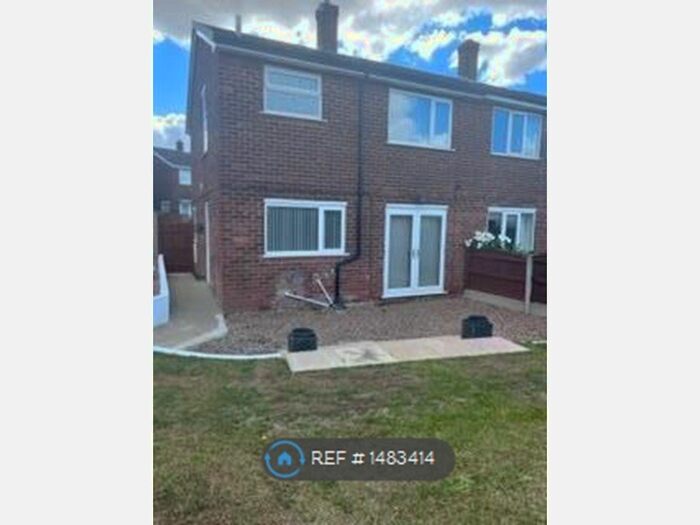 3 Bedroom Semi-Detached House To Rent In Whitebeam Green, Pontefract, WF8