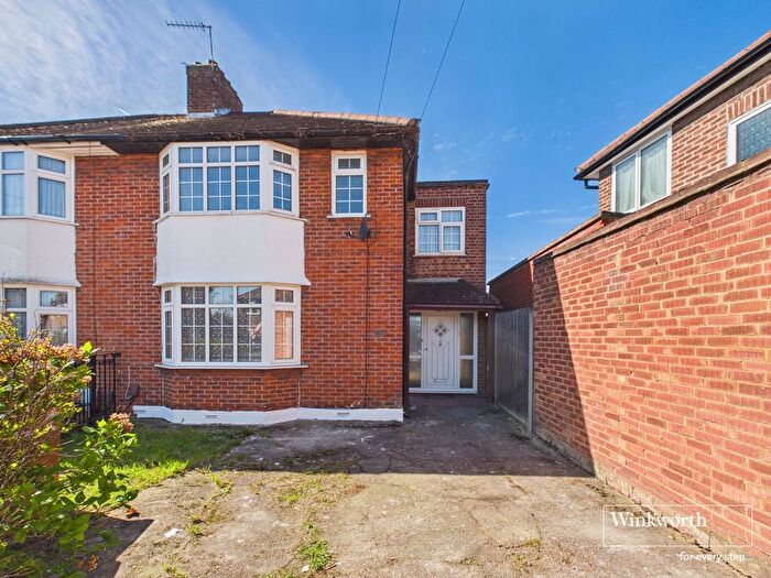3 Bedroom Semi Detached House For Sale In Buckingham Gardens, Edgware, HA8