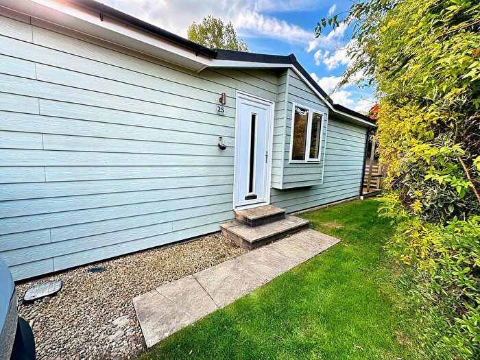 2 Bedroom Lodge To Rent In Golden Cross, Golden Cross Holiday Park Golden Cross, BN27