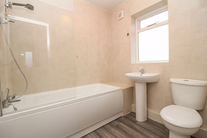 3 Bedroom Semi-Detached House For Sale In Willard Avenue, Billinge, Wigan, WN5