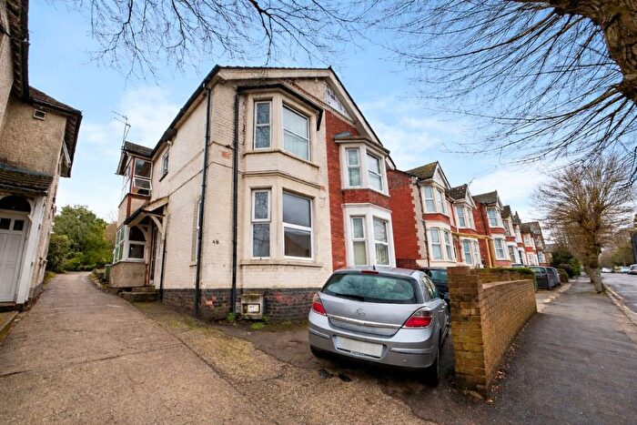 2 Bedroom Flat To Rent In Priory Avenue, High Wycombe, HP13