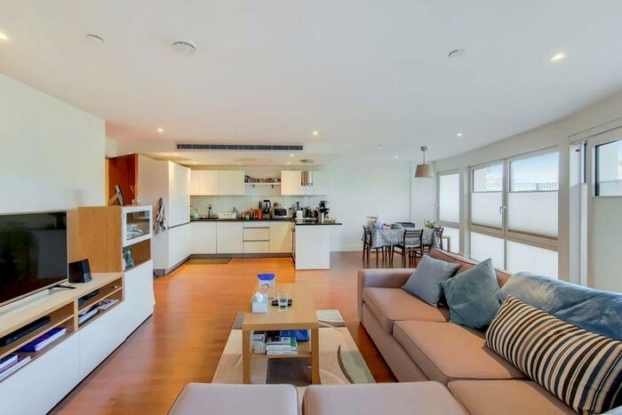 2 Bedroom Flat To Rent In Henry Macaulay Avenue, Kingston, Kingston Upon Thames, KT2