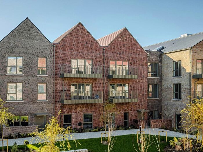 2 Bedroom Flat For Sale In Newmarket Road, Cambridge, CB5