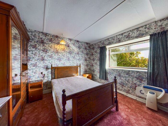 2 Bedroom Bungalow For Sale In Shaftesbury Bungalow, Pentopyn Road, Ponthir, Newport, ., NP18