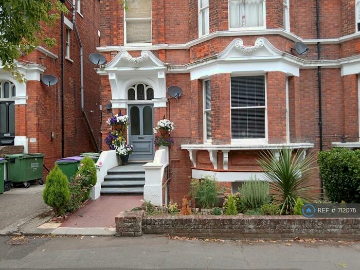 3 Bedroom Flat To Rent In Bouverie Road West, Folkestone, CT20