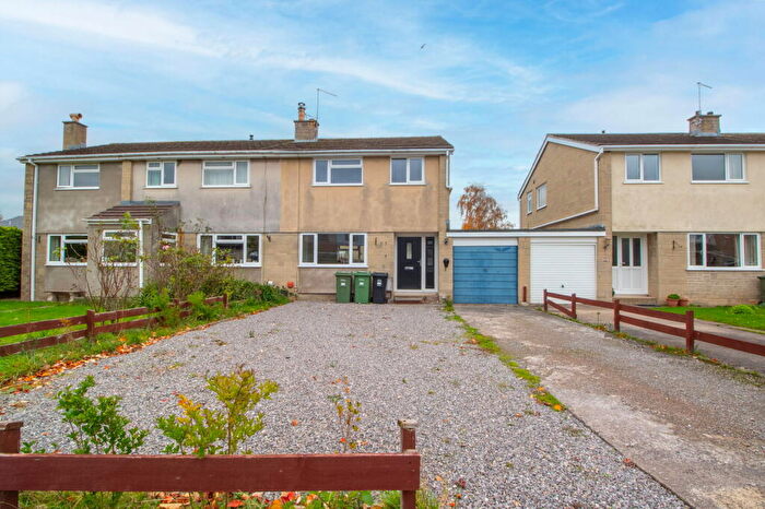 3 Bedroom Semi Detached House For Sale In Stonewell Park Road, Congresbury, BS49