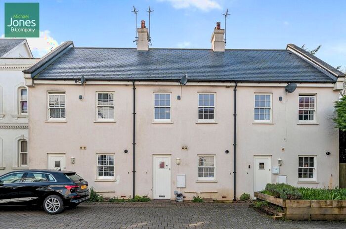 3 Bedroom Detached House To Rent In Belsize Road, Worthing, BN11