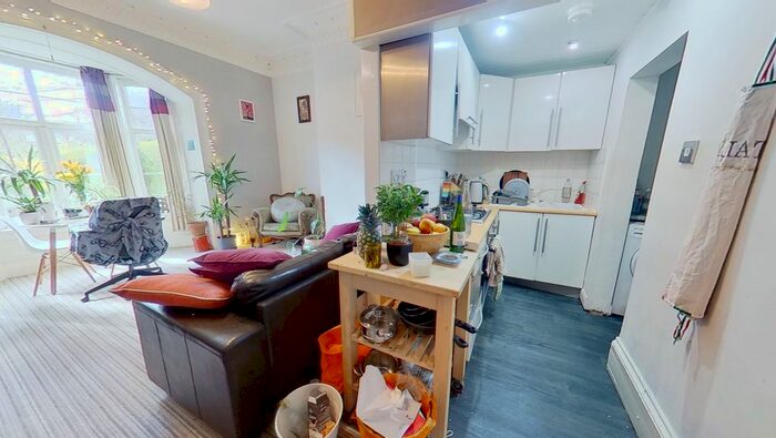 2 Bedroom Flat To Rent In Stone Villas, Far Headingley, Leeds, LS6