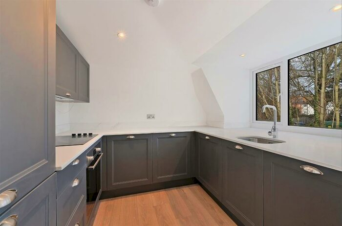 2 Bedroom Apartment To Rent In Portland Road, Dorking, RH4