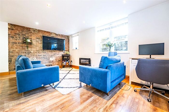 2 Bedroom Flat For Sale In Oldham Road, Ripponden, Sowerby Bridge, West Yorkshire, HX6