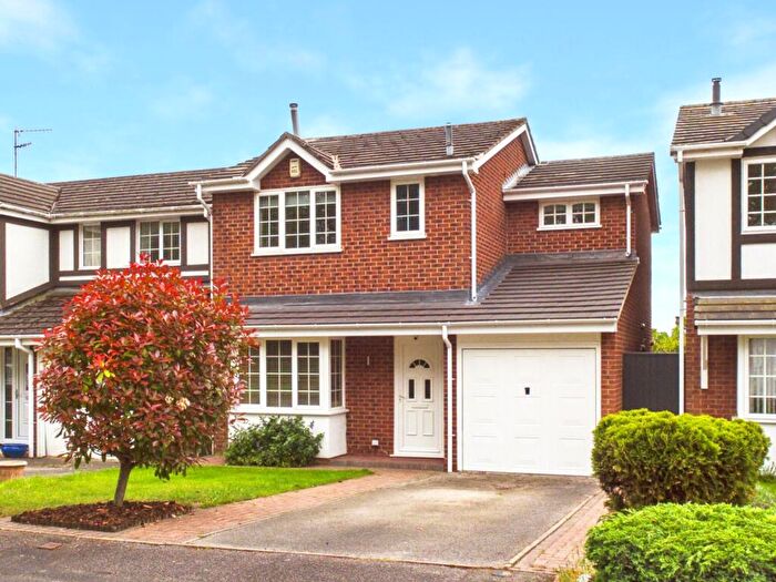 3 Bedroom Detached House For Sale In Foxhollies Grove, Sherwood, Nottingham, NG5