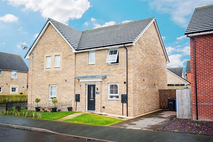 3 Bedroom Semi Detached House For Sale In Perranporth Close, Appleton, Warrington, WA4