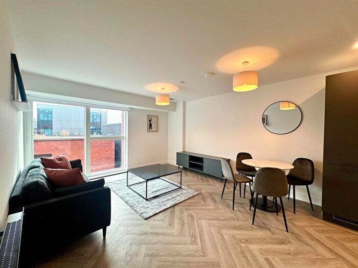 1 Bedroom Apartment To Rent In Upper Gough Street, Birmingham, B1