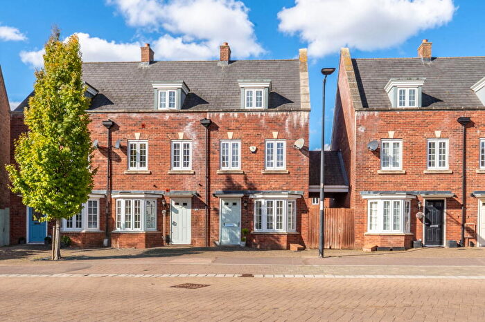 3 Bedroom End Of Terrace House For Sale In Brooklands Avenue, Wixams, MK42