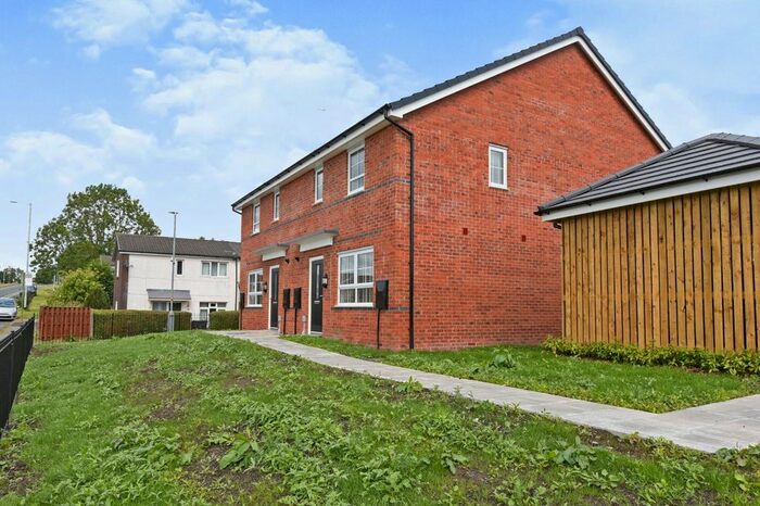 Semi-Detached House To Rent In Pinfold Crescent, Hyde, Greater Manchester, SK14