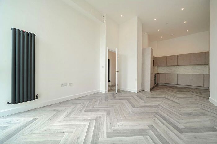 2 Bedroom Flat To Rent In - Hythe Street, Kent, DA1
