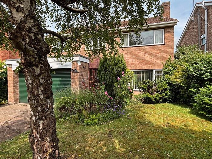 4 Bedroom Detached House For Sale In Eston Avenue, Barnards Green, Malvern, Worcestershire, WR14