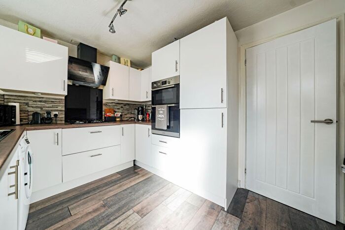 2 Bedroom End Of Terrace House For Sale In Glebelands Road, Leicester, Leicestershire, LE4