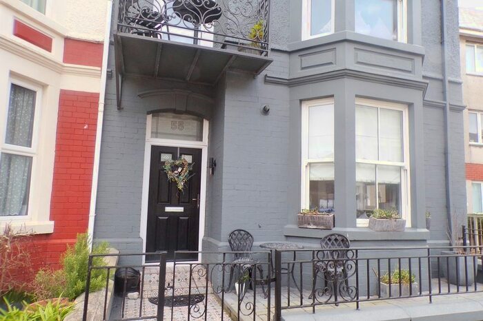 1 Bedroom Flat For Sale In Esplanade Avenue, Porthcawl, CF36