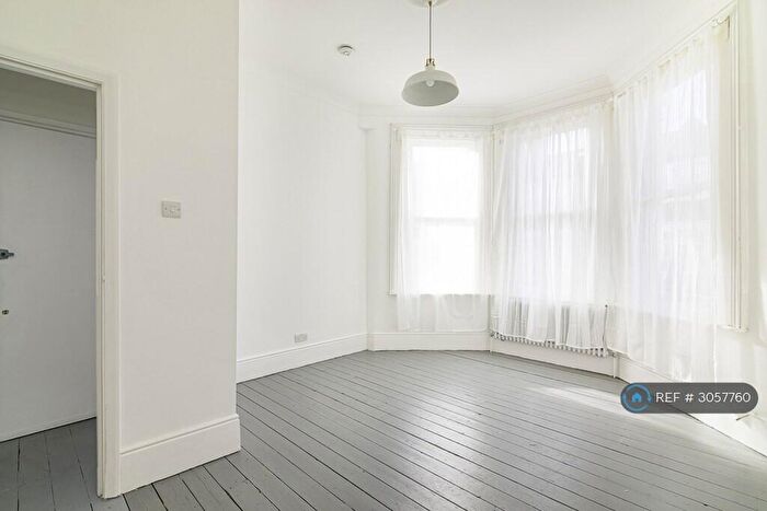 1 Bedroom Flat To Rent In Handsworth Road, London, N17