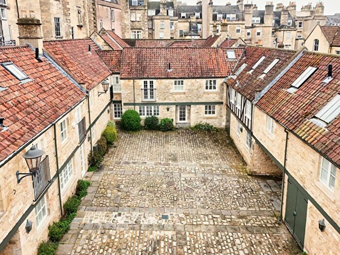 3 Bedroom Mews To Rent In Circus Mews, Bath, BA1