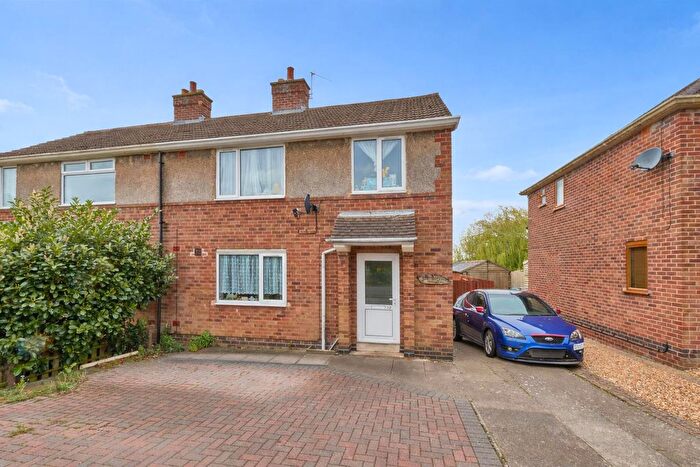 3 Bedroom Semi Detached House For Sale In Higham Way, Burbage, LE10