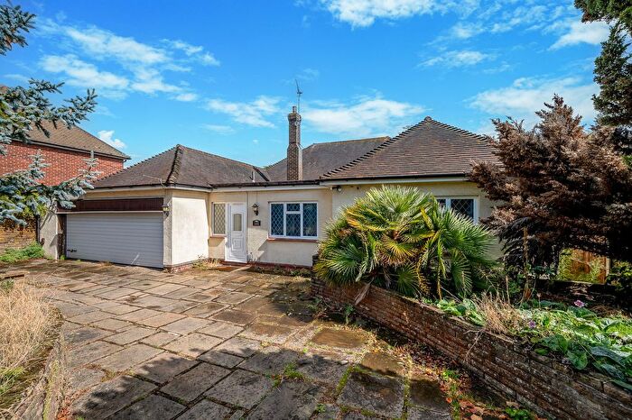 4 Bedroom Detached Bungalow To Rent In Wansunt Road, Bexley, DA5