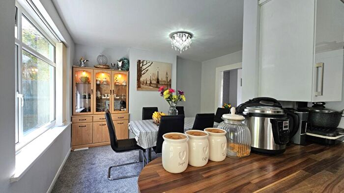 3 Bedroom Semi-Detached House For Sale In Wycliffe Road, Plymouth, PL3
