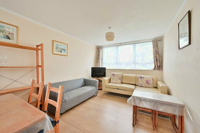 2 Bedroom Flat To Rent In Stoford Close, Southfields, London, SW19