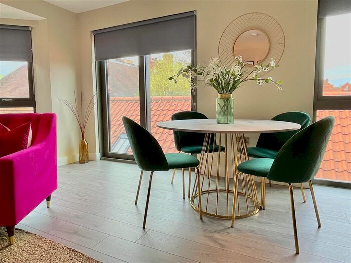 1 Bedroom Flat To Rent In Bootham Row, York, YO30